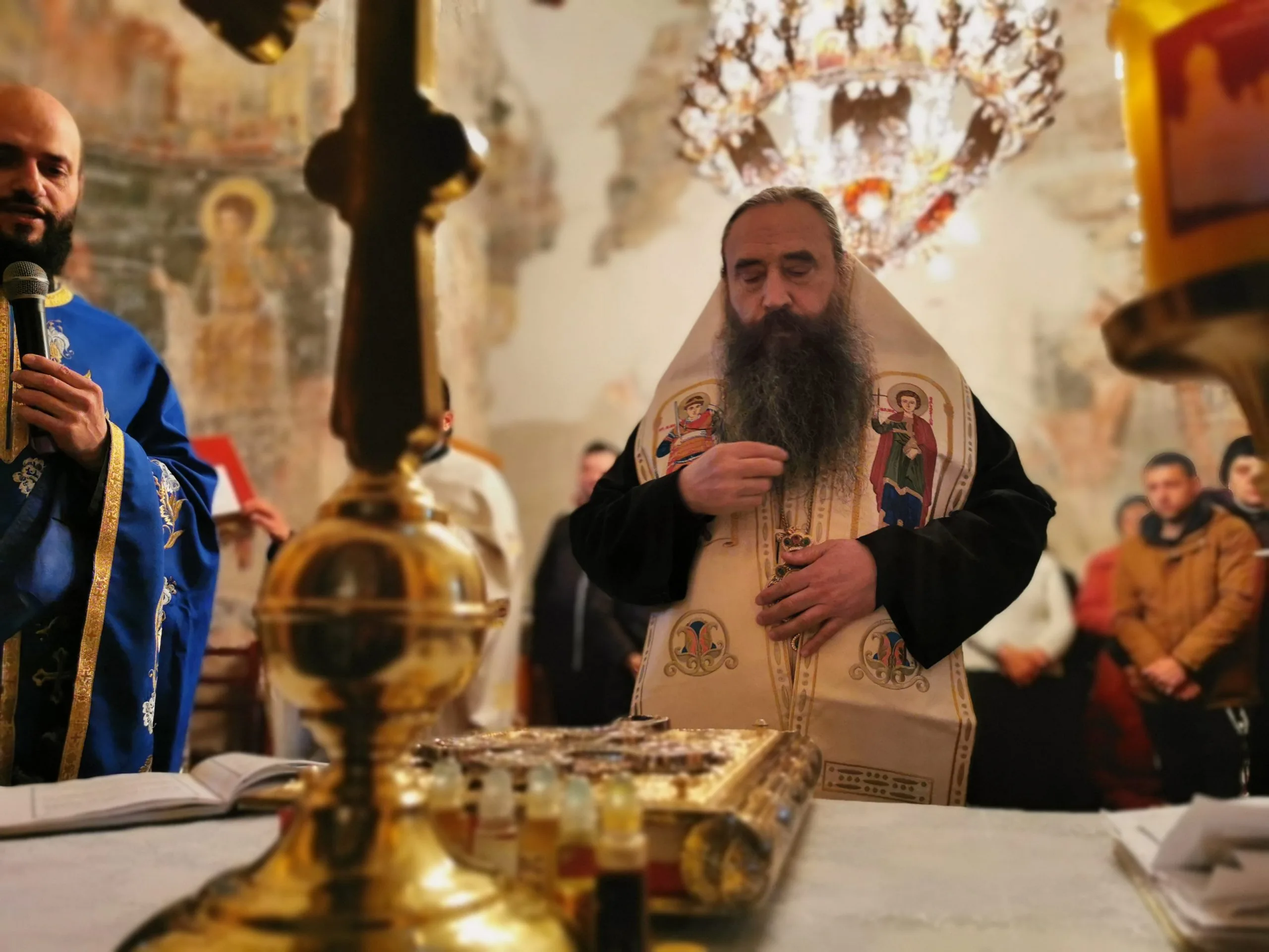 Preasfințitul Părinte Galaction, Episcopul Alexandriei și Teleormanului a oficiat Taina Sfântului Maslu în Biserica Mănăstirii Coșoteni