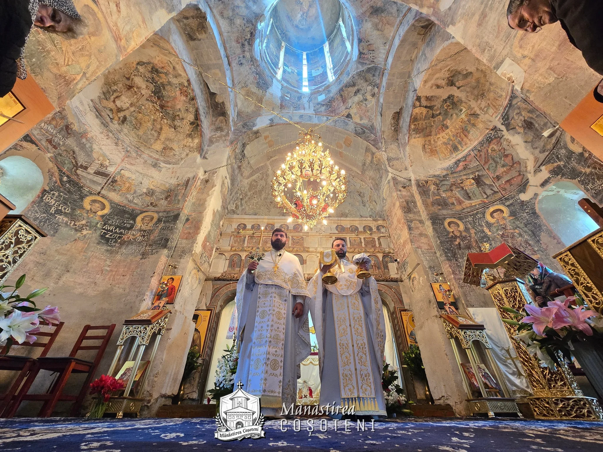Bucuria Învierii Domnului și în a treia zi de Paști la Așezământul monahal de lângă Roșiori de Vede